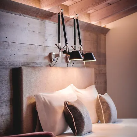 Lägenhetshotell La Cresta 4*