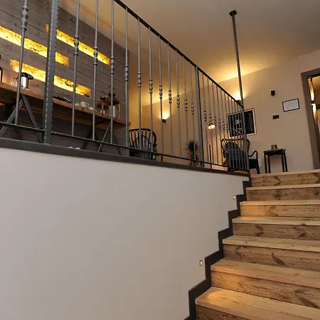 מלון דירות La Cresta 4*