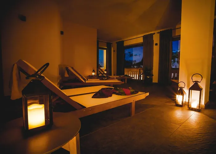 拉克雷斯塔木屋酒店 4*